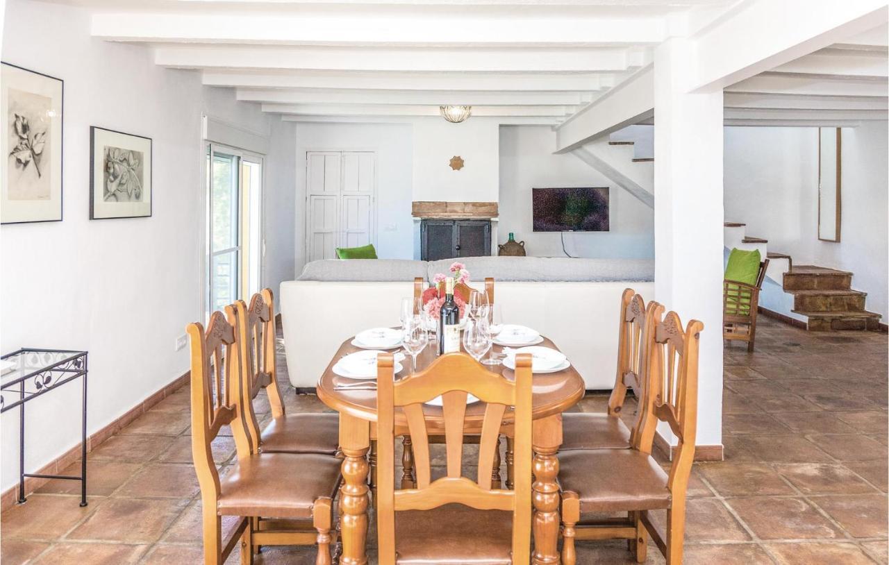 Awesome Home In Cadiz With Swimming Pool エル・ガストル エクステリア 写真