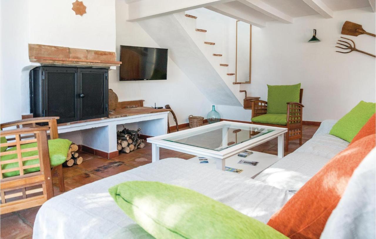 Awesome Home In Cadiz With Swimming Pool エル・ガストル エクステリア 写真