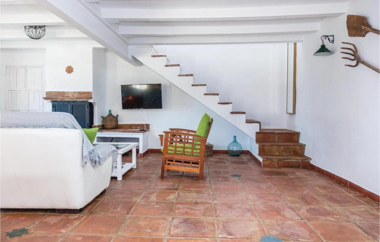 Awesome Home In Cadiz With Swimming Pool エル・ガストル エクステリア 写真