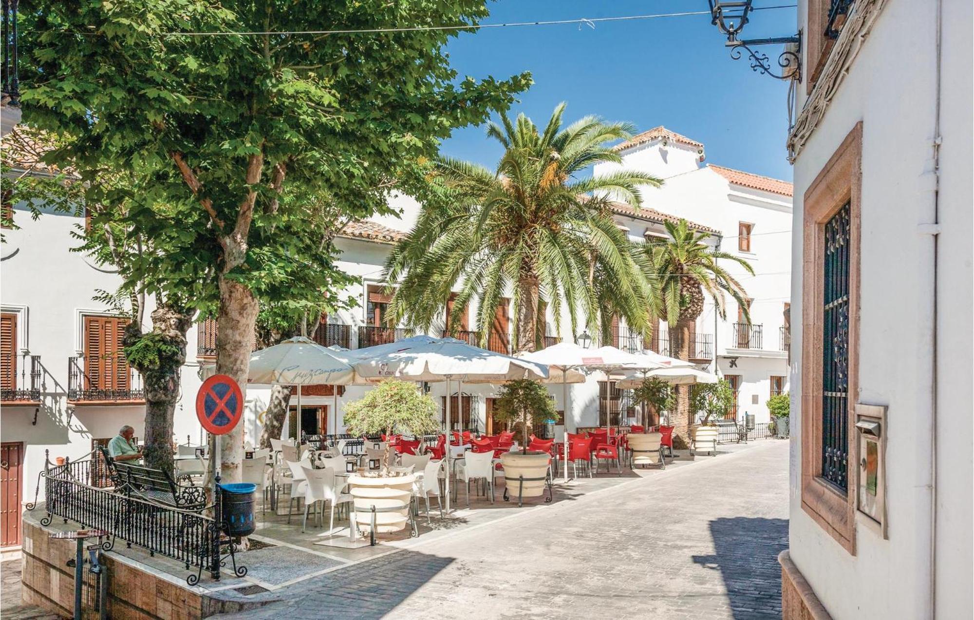 Awesome Home In Cadiz With Swimming Pool エル・ガストル エクステリア 写真